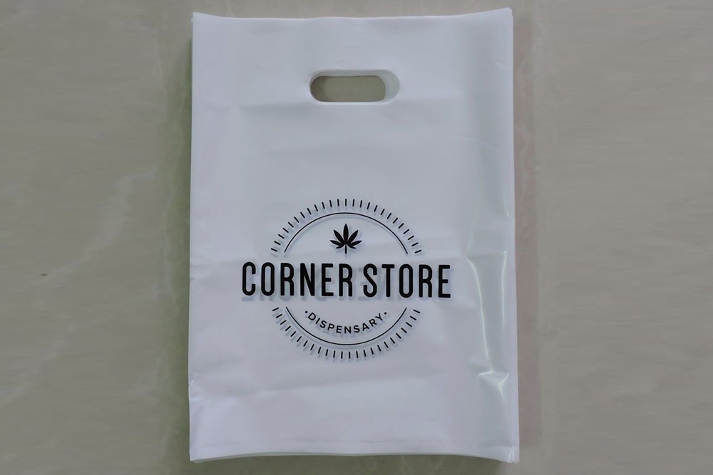 Custom PP shopping bags with vibrant brand printing